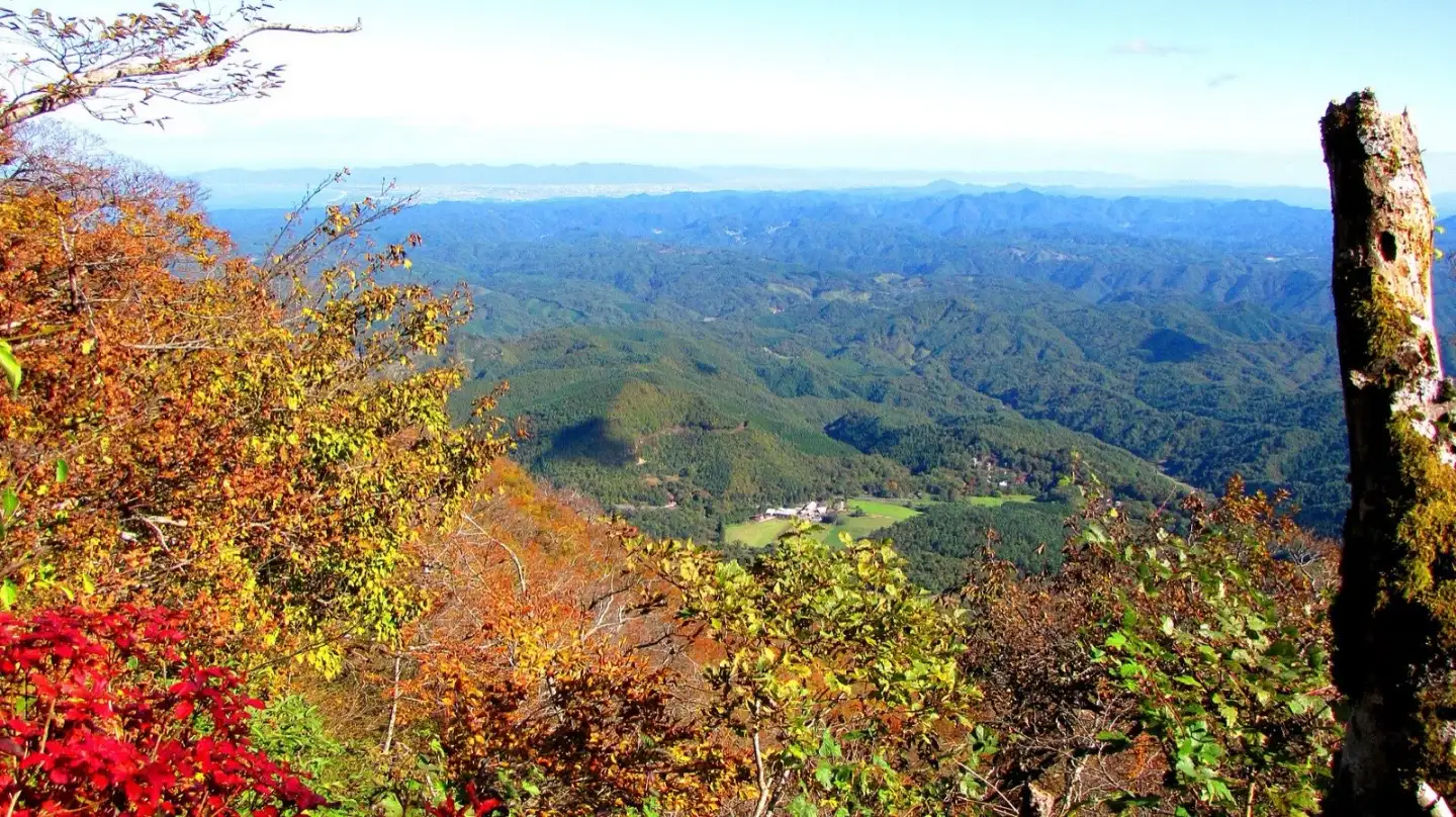 三瓶山から望む山並み