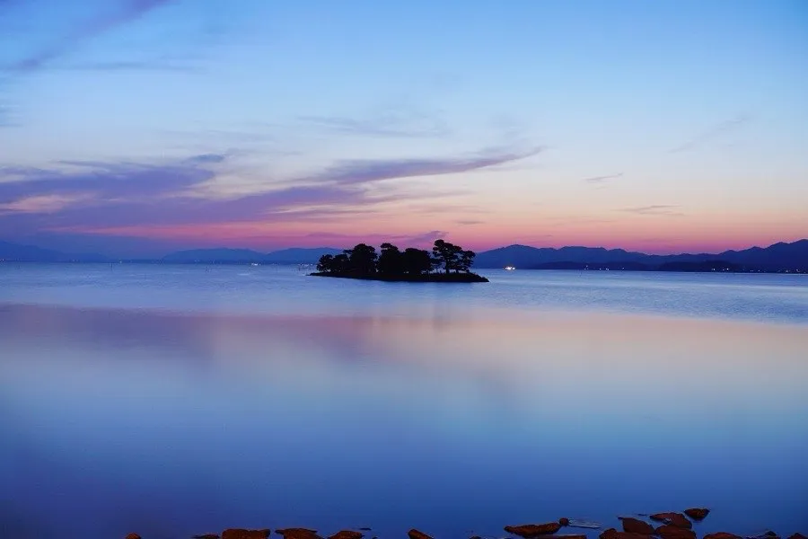 夕暮れの宍道湖と嫁ヶ島